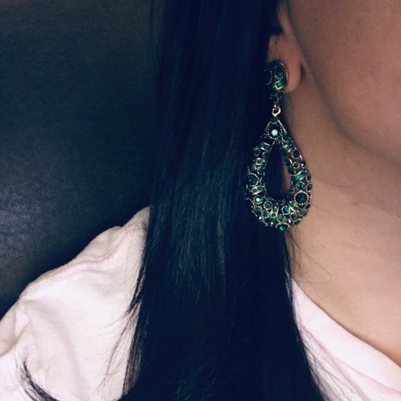 Pretty teardrop green & gold earrings - Picture 7 of 8